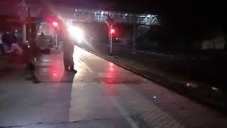 preview picture of video '12785 Kacheguda- Mysore Express early arrival at Dhone JN'