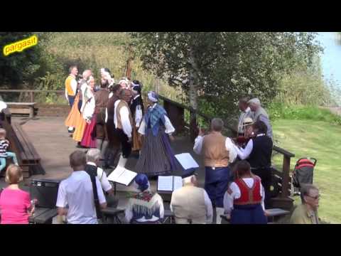 Folk dance - Oravais menuett med polska 6.8.2016