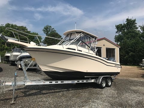 2005 Grady White 258 Journey