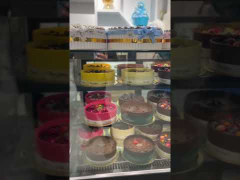 Shop visit.  …Ruwais LuLuSheeralateen#cake #arabicdishes #cakedecorating