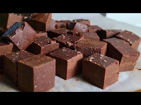 2 ingredients will make the EASIEST Fudge ever! Microwave FUDGE recipe QUICK + EASY