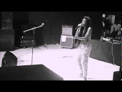 Soul Di Rua- Akua Naru  (Salvador)