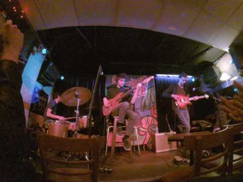 LE BAISER SALÉ/ROMAIN LABAYE