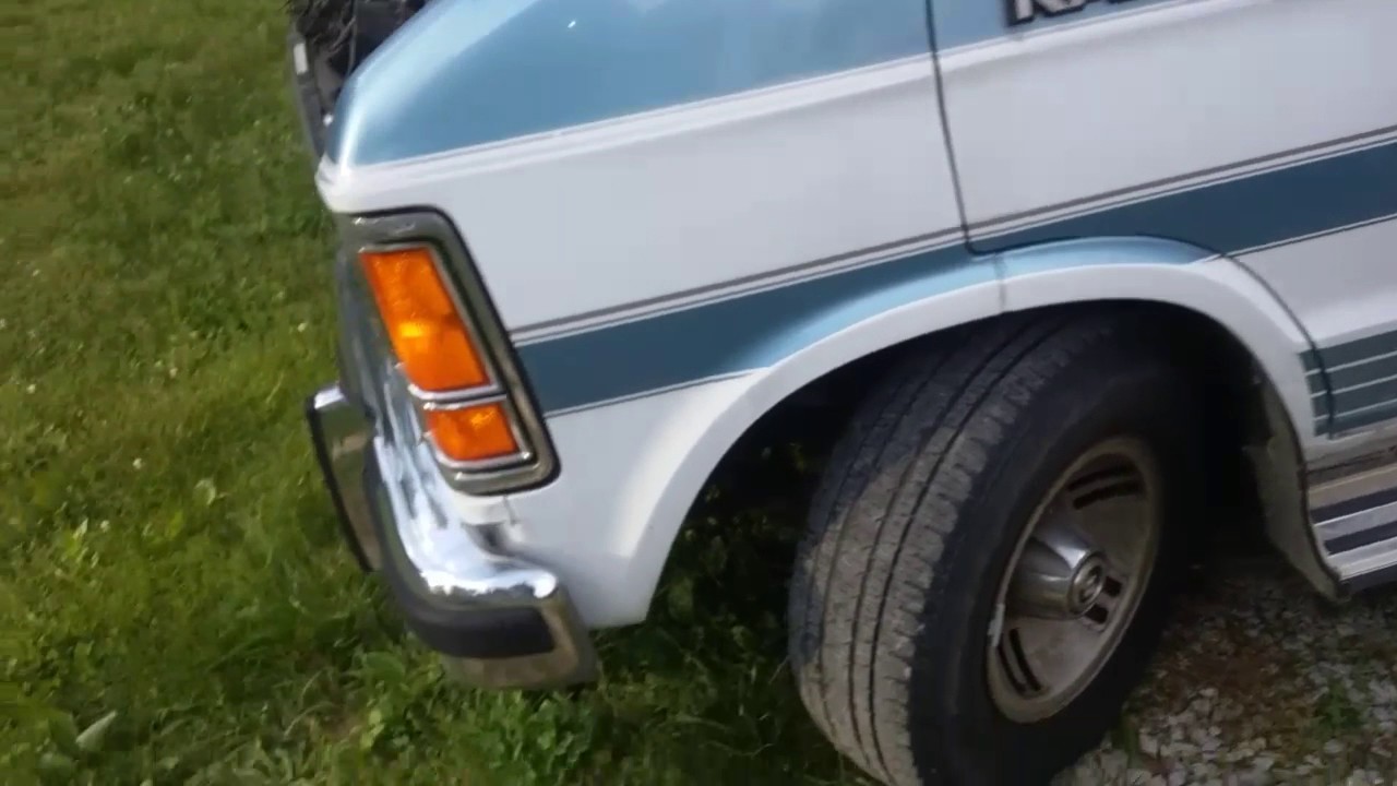 1990 Dodge Ram Van walkaround