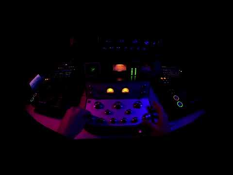 Dubmarine -  A Deep Dive with the Varia Instruments RDM20