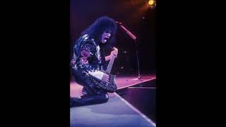 Kiss -  Love&#39;s a Slap In The Face -  Hot In the Shade  - 1989  - Isolated Bass &amp; Drums