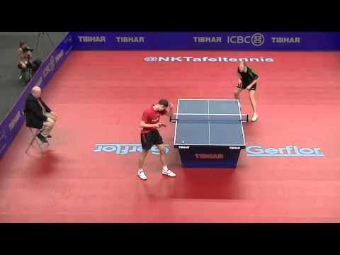 De tweede game van de mannenfinale bij het NK Tafeltennis 2014