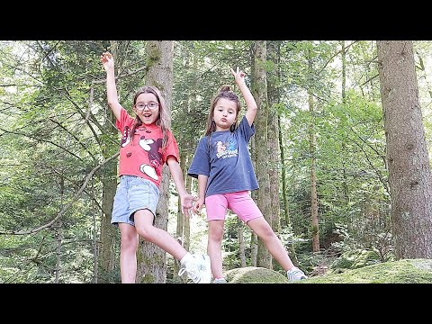 Drumetie prin padure!🚶‍♀️‍➡️👩‍❤️‍💋‍👩 #Raissa #Anastasia #Germania