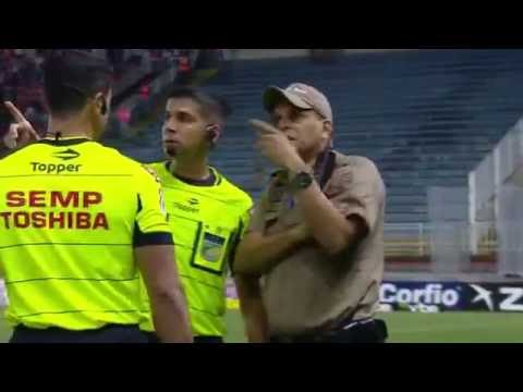 Joinville 0 x 1 Avaí - torcida joga rojão em campo