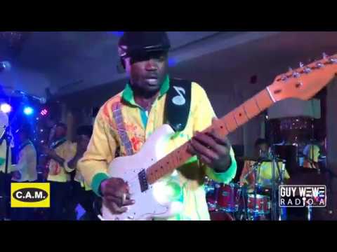 KENEL ANTOINE LE MEILLEUR GUITARISTE JUSQU'À DATE DE SA GÉNÉRATION!