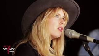 Holly Macve - &quot;No One Has The Answers&quot; (Live at WFUV)