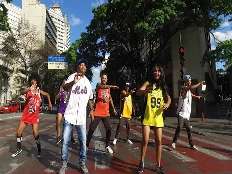 Claudinha e Fiim - A Volta Do Passinho ( Clipe Oficial)