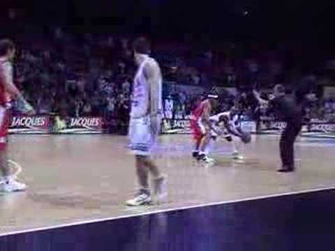 41 17-10-07 BCO-Charleroi - Vrijworpen voor Ivory, Petrovic