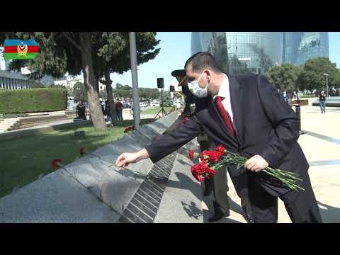 Bakının azad edilməsinin 102 illiyi ilə əlaqədar Şəhidlər xiyabanı və Türk Şəhidliyi ziyarət olunub