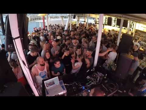 download lagu mp3 mp4 Lick Click, download lagu Lick Click gratis, unduh video klip Lick Click