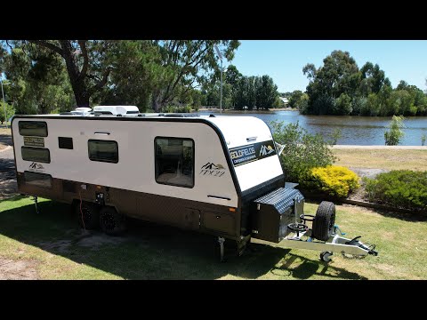 Family Deluxe 22 Caravan