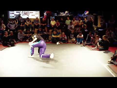 Queen16 2018 - Round 1.2 Tazz vs. Flowraw