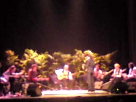 Paco de Lucia in Sarajevo 2010 (bad video quality, not so bad sound)