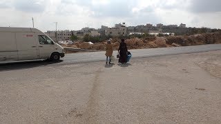 Kh. Qalqas residents must cross highway as access road blocked by Israeli military since 2000