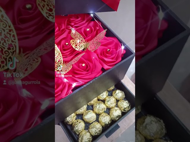 Vídeo relacionado con Zynxel Rosa Eterna, Regalos originales para mujer - Día de la Madre, San Valentín, Caja con Flores Estabilizadas, Collar Corazón de Perno, Regalo para Aniversario, Fiestas y Ocasiones Especiales