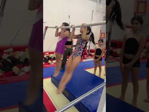 EJERCICIOS PAR SUBIDA DE ESTOMAGO EN BARRAS