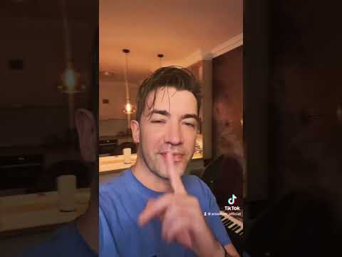 No sleep. This song is stuck in my head😂 #bellahadid