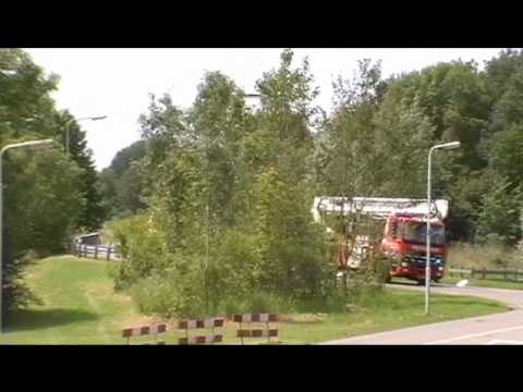 Hw 4250 Dokkum en Ambulance 02-116 Buitenpost met spoed naar ongeval Oostrum