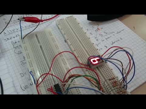 Contatore BCD realizzato con un display a 7 segmenti con relativo driver e un 74LS90