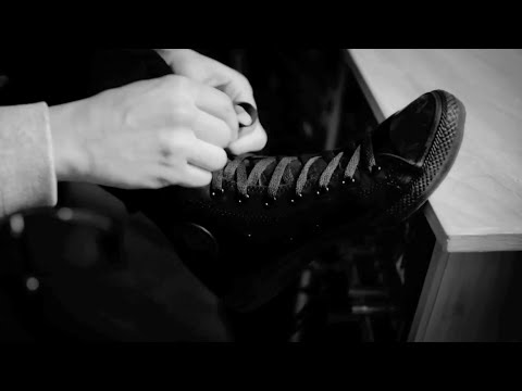 Mic Stew - All Black Chucks (In-studio)