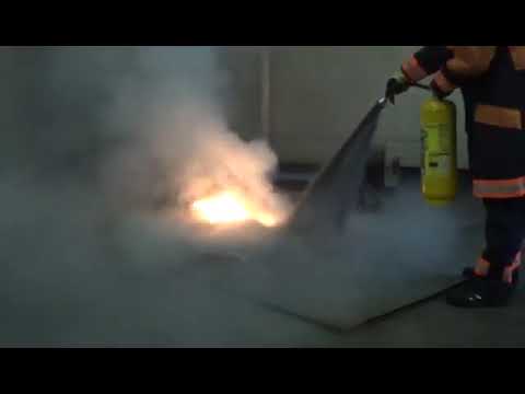 THỬ NGHIỆM BÌNH CHỮA CHÁY KIM LOẠI D YAMATO