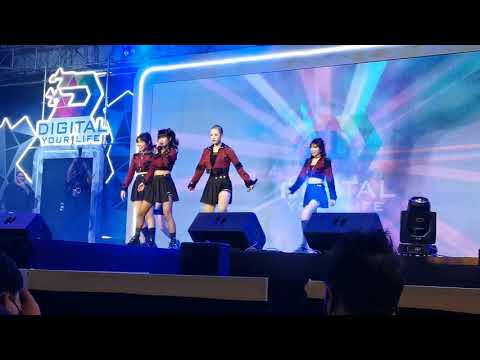 AKIRA KURØ : Never Give Up!! @ลานสยามพารากอน งานDigital your life 2020 [fan cam] 27.09.20