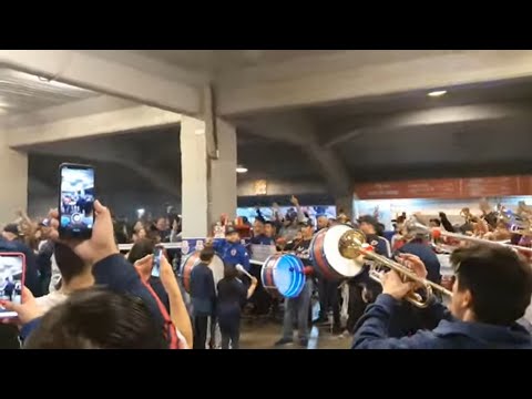 "Previa Los de Abajo - Vamos vamos los leones cada vez te quiero más - U de chile vs iquique 2019" Barra: Los de Abajo &bull; Club: Universidad de Chile - La U