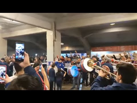 "Previa Los de Abajo - Vamos vamos los leones cada vez te quiero más - U de chile vs iquique 2019" Barra: Los de Abajo • Club: Universidad de Chile - La U