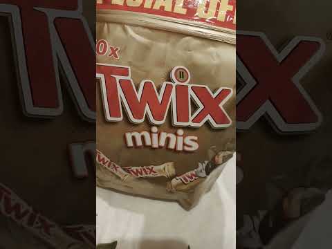 #twix minis chocolate 🍫#shorts #video #asmr #satisfying sounds