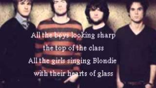 The Courteeners Good Times Are Calling (Lyrics)