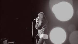 Ramones - Somebody Put Something In My Drink (Video)