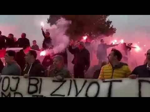 Torcida i Grad se na Srđu opraštaju od svog heroja Cvijeta Antunovića