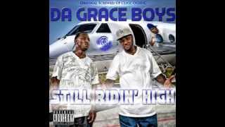 DA GRACE BOYS feat. DOUGIE-D & BIG PUP - Im Sumn Now