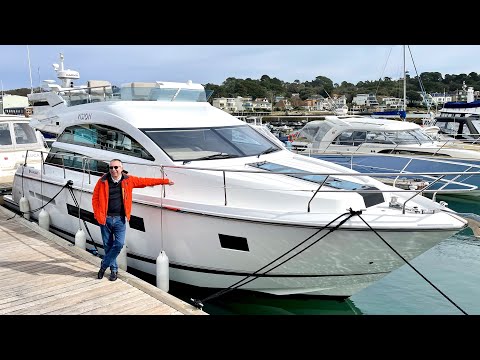 £400,000 Yacht Tour : 2015 Fairline Squadron 42
