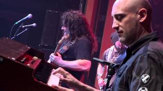 Vinnie Moore live at the Dean Guitars NAMM JAM 2012!