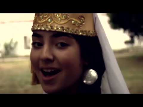 Reyana Kadırova ve Cemil Karikov  - Bağçalarda kestane (Традиційна музика кримців + переклад)