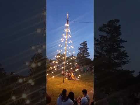 El Perdido regalo un árbol de Navidad a el pueblo