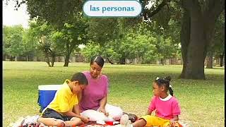 🟢 Avancemos 1 Unit 1 Lesson 2 - Presentation with pop-up Vocabulary