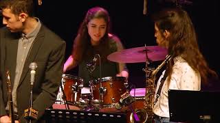 Look Book-A Short Solo With Julian Lage