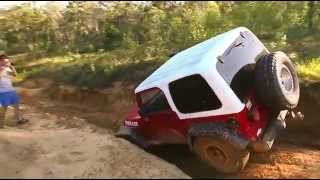 preview picture of video 'Brave Jeep Wrangler TJ climbing and mudding - Offroad Glasshouse Mountains'