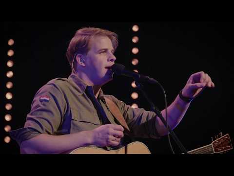 Nooit ver bij jou vandaan | Matthijn Buwalda