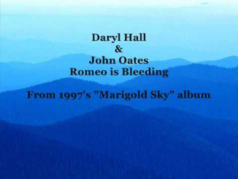 Daryl Hall & John Oates - Romeo is Bleeding