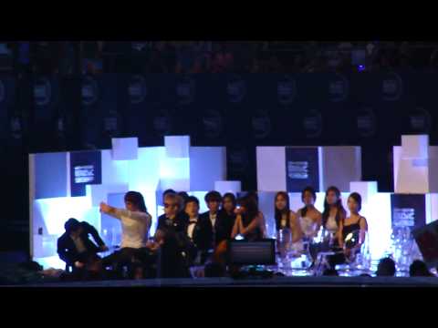 [FANCAM 111129 MNET ASIAN MUSIC AWARDS] BEAST A-PINK BAEK JI YOUNG