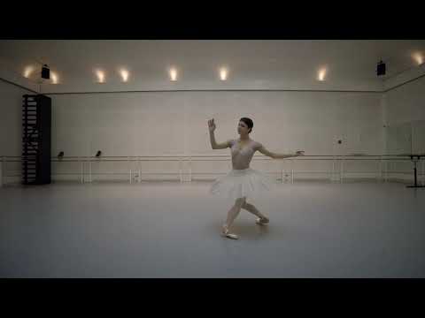 Mayara Magri as Odette, Swan Lake