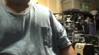 Video thumbnail for GuitarGear.org - Hercules Mini Guitar Stand GS402B by GoofyDawg